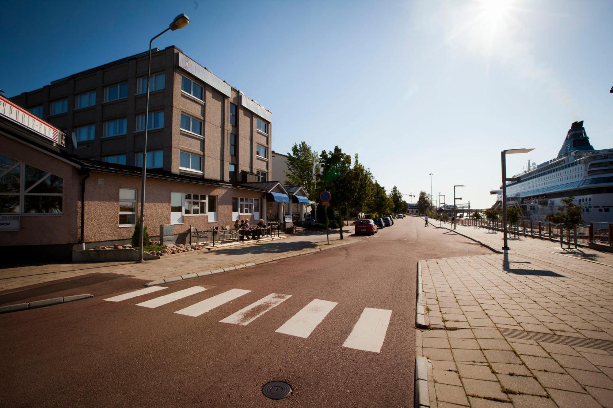 Hotel Adlon Mariehamn Buitenkant foto