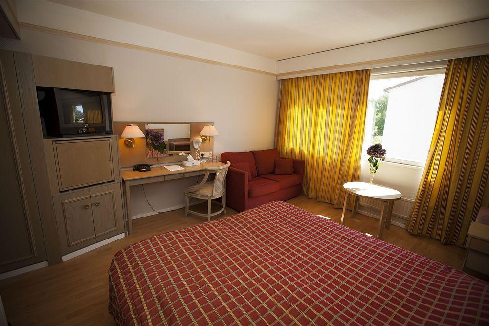 Hotel Adlon Mariehamn Buitenkant foto
